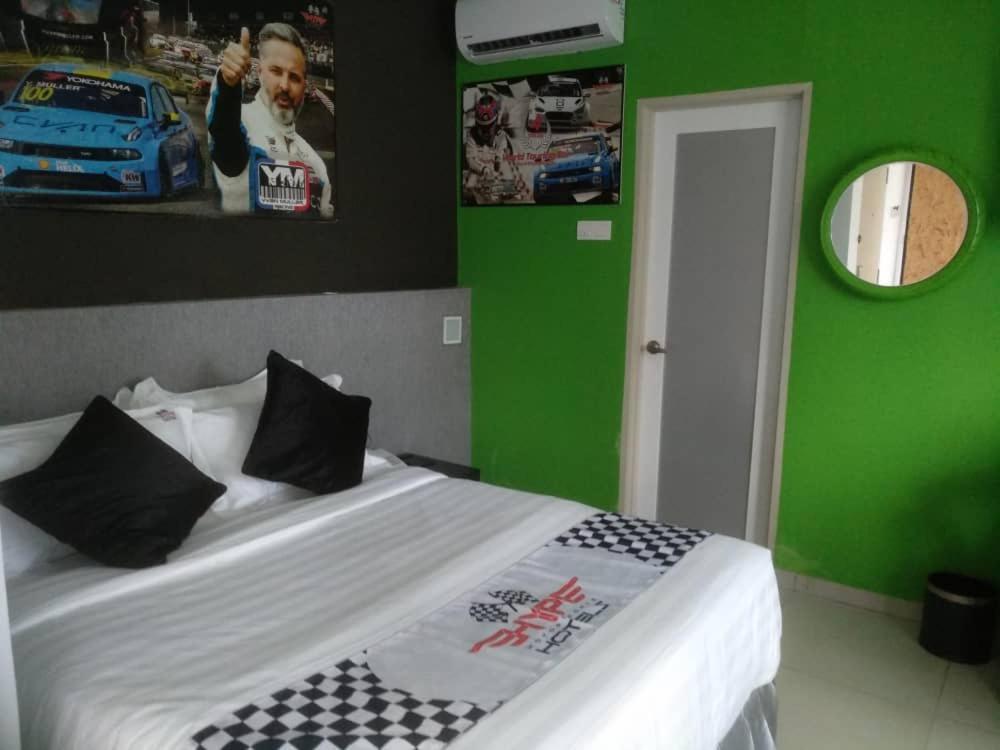 Hype Motorsports Hotel Port Dickson Extérieur photo