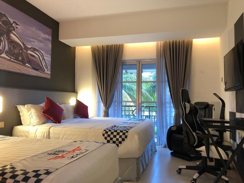 Hype Motorsports Hotel Port Dickson Extérieur photo