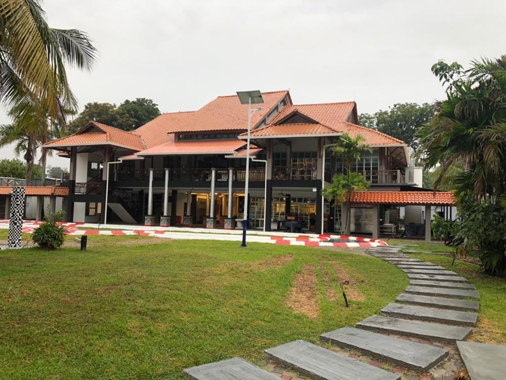Hype Motorsports Hotel Port Dickson Extérieur photo
